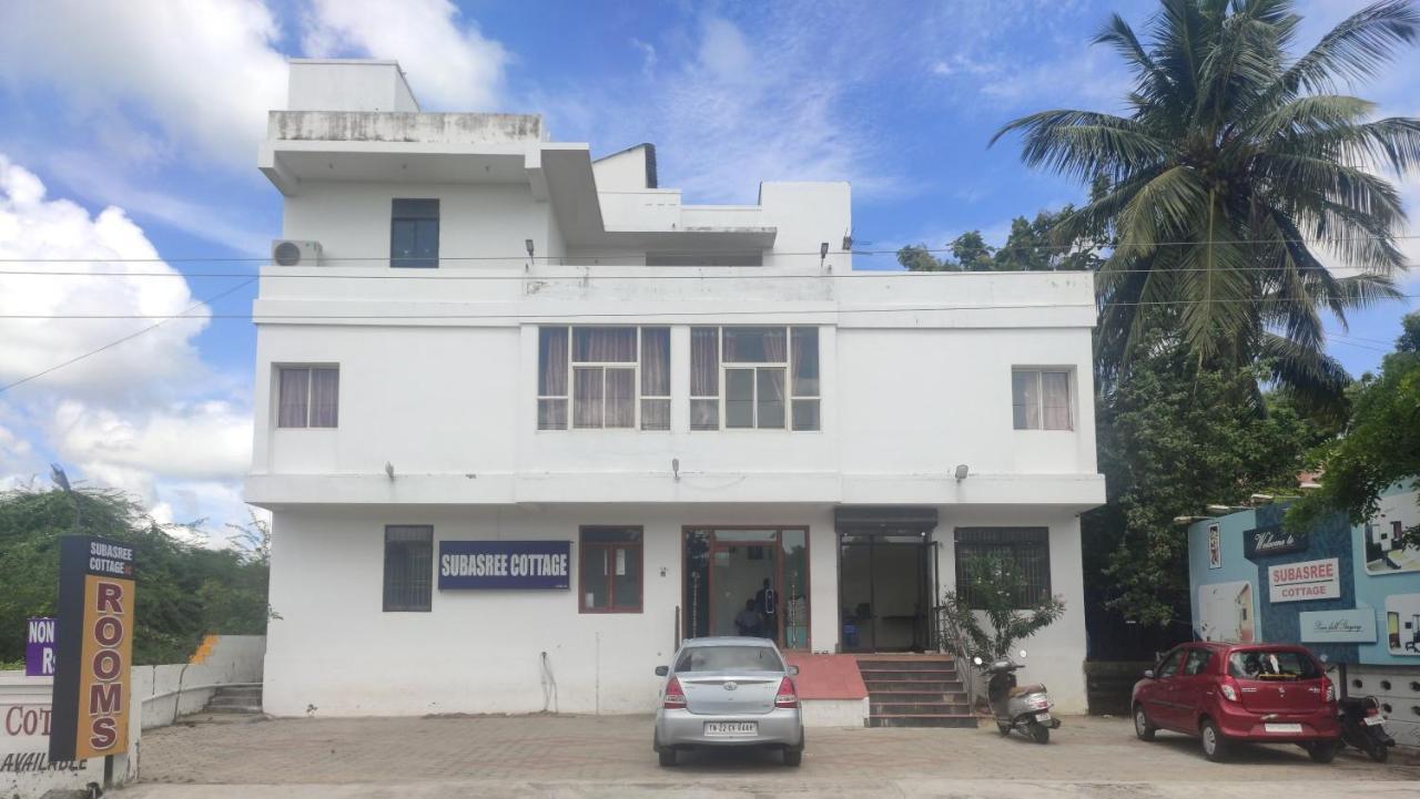 Subasree Cottage Tirunallar Екстер'єр фото