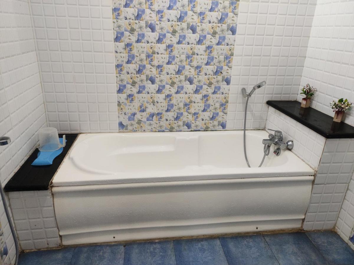 Subasree Cottage Tirunallar Екстер'єр фото